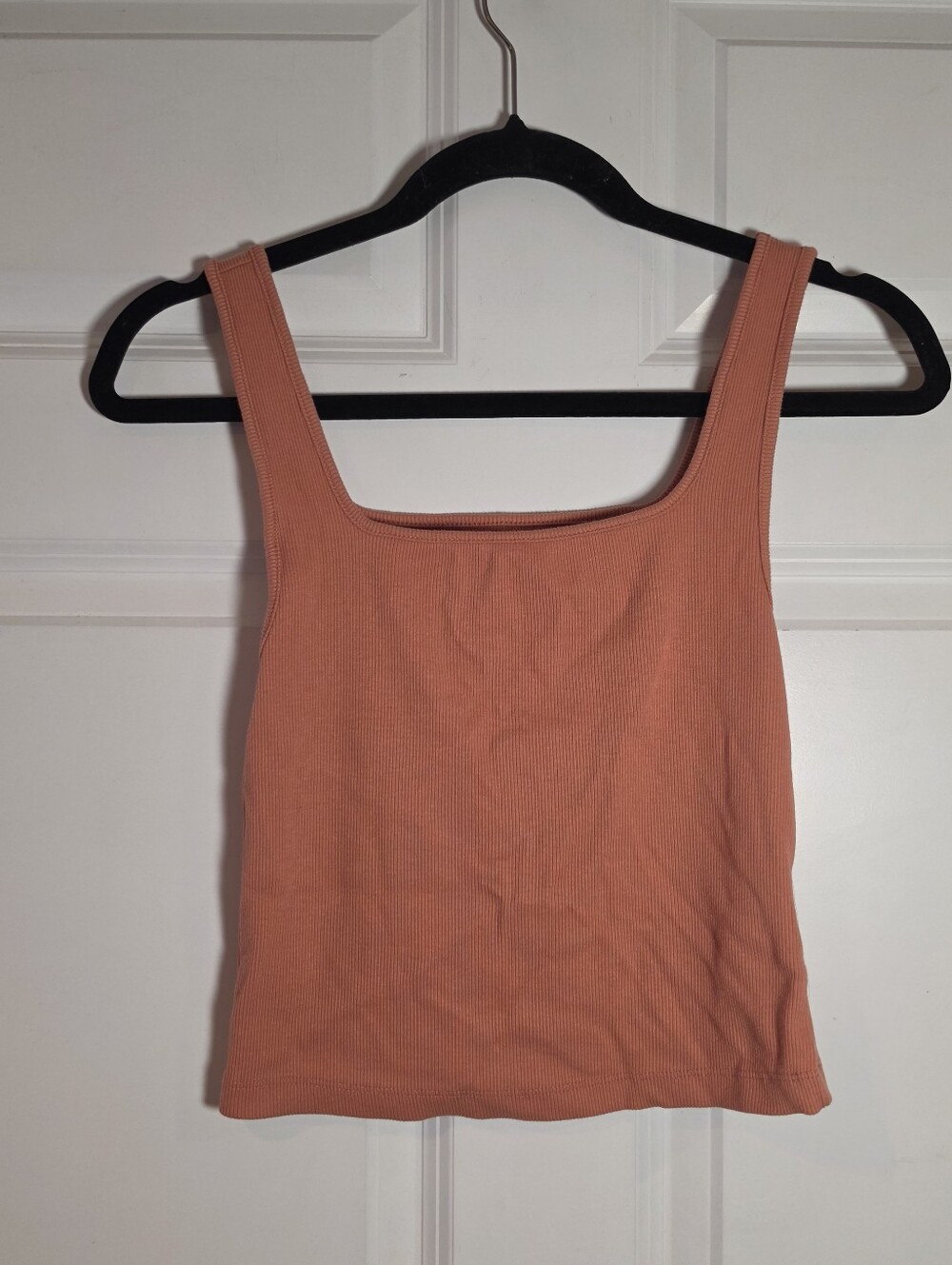Old Navy Women's Ribbed Tank Top in Coral Peach M